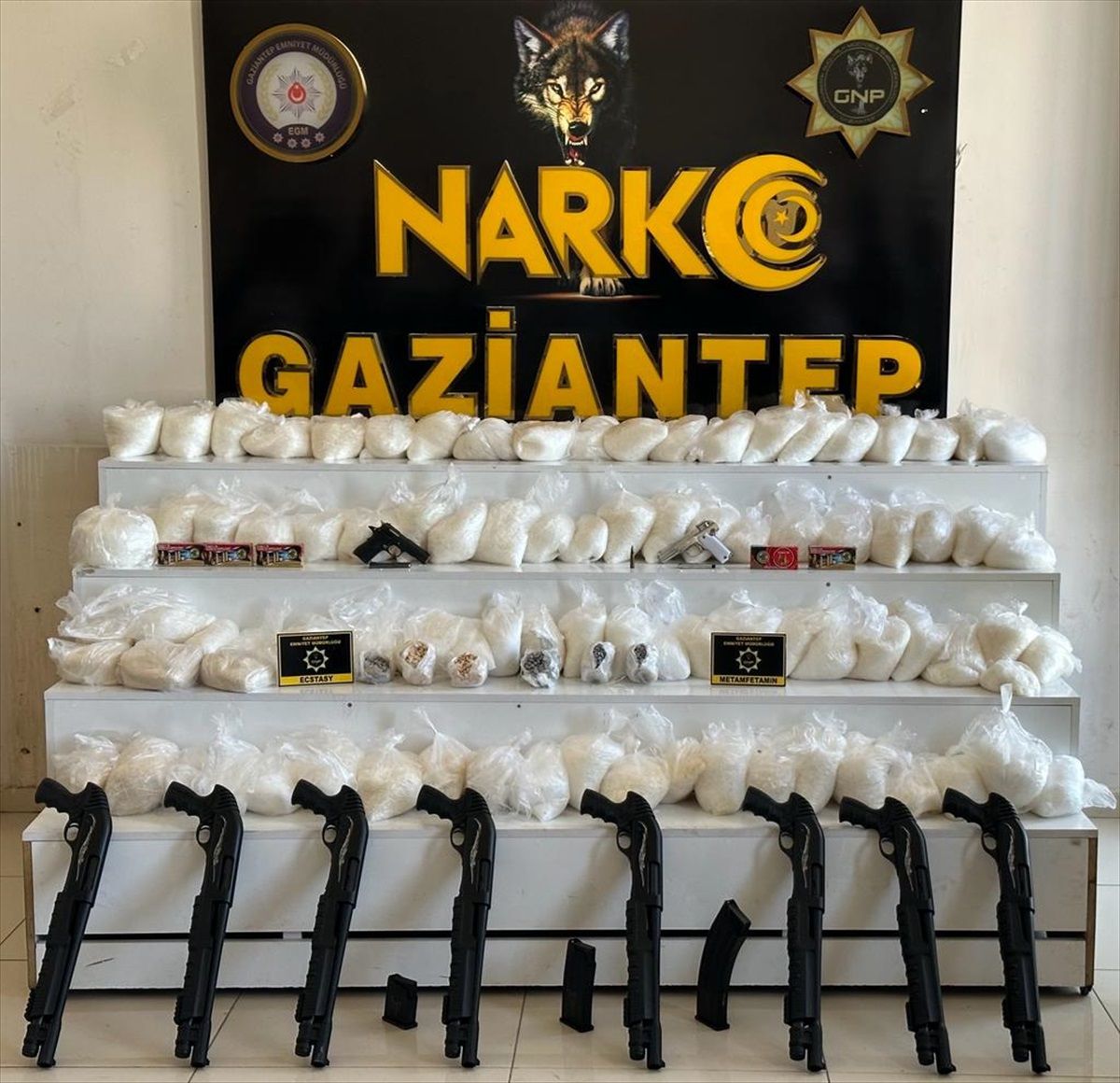 Gaziantep\'te 83 Kilo 700 Gram Sentetik Uyuşturucu ve 2 Bin 780 Uyuşturucu Hap Ele Geçirildi