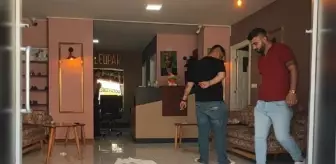 Adana'da Güzellik Salonunda Silahlı Saldırı: 4 Yaralı