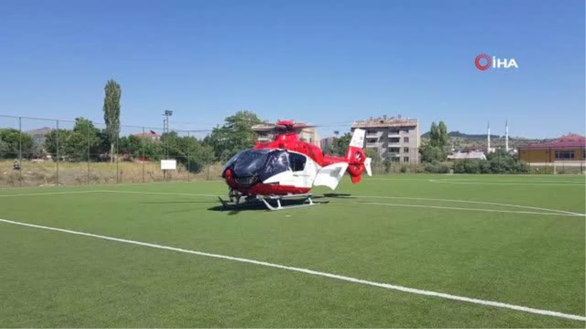 Hayat kurtaran ambulans helikopter Alucra\'dan havalandı