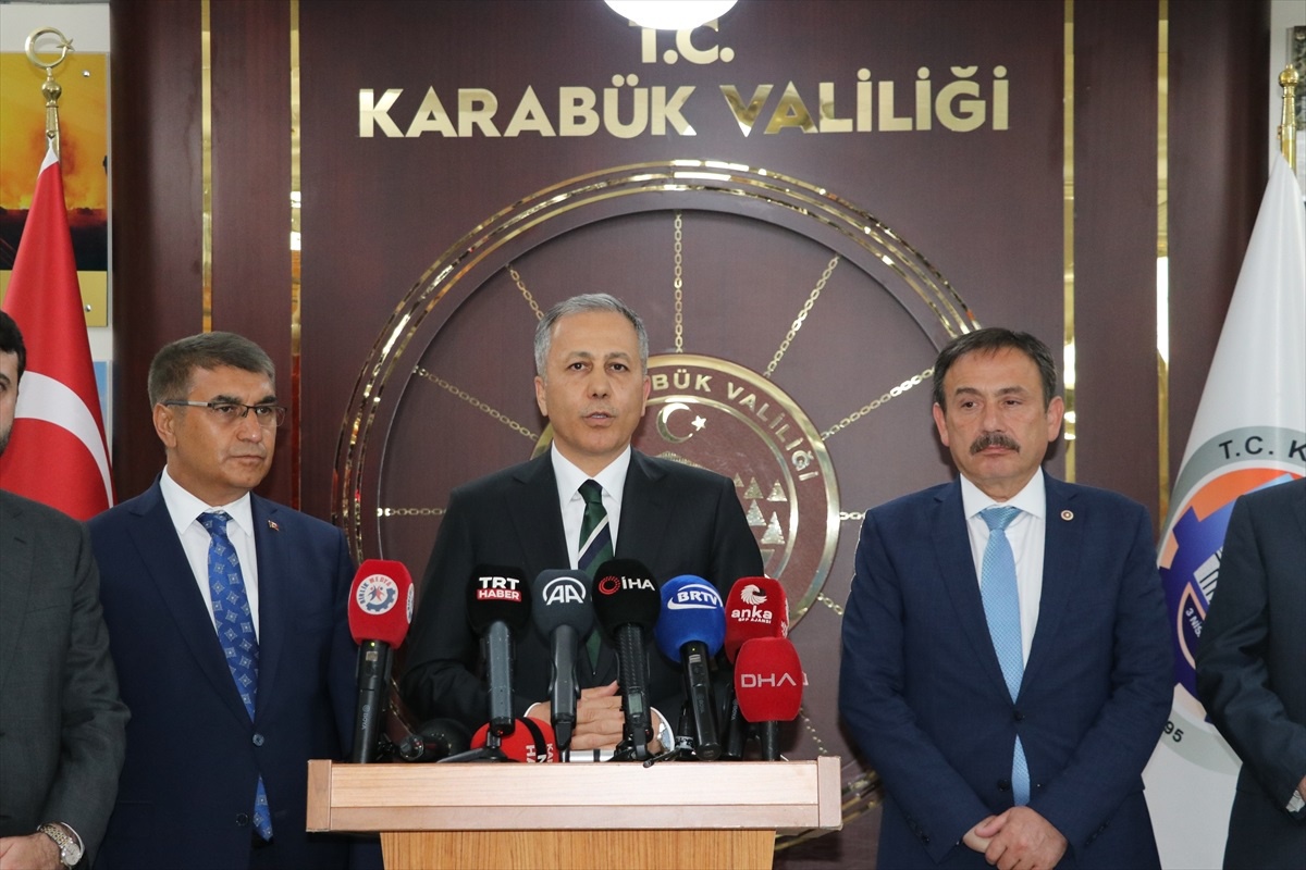 İçişleri Bakanı Yerlikaya: Devlet ve millet el ele vererek zorlukların üstesinden geleceğiz