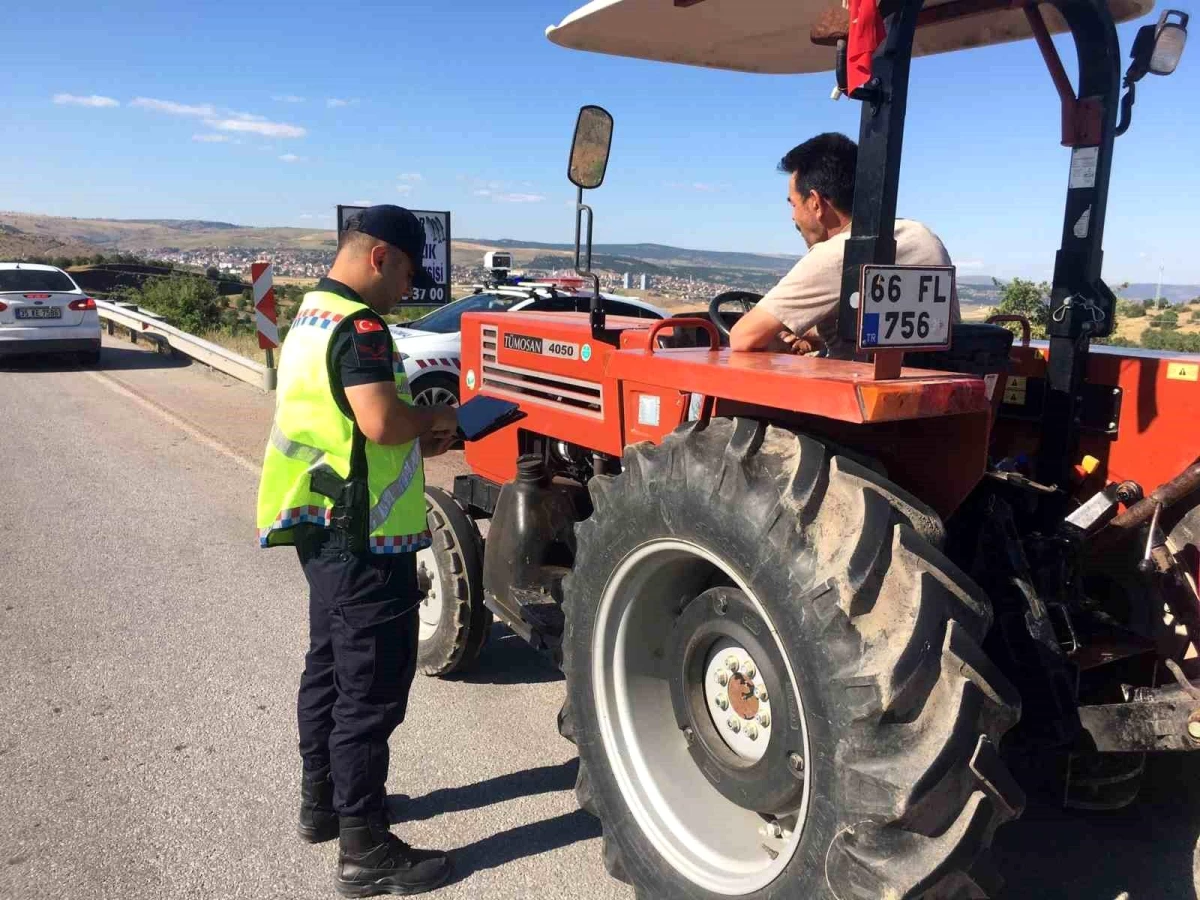 Yozgat\'ta Jandarma Trafik Timleri Sürücüleri Hız Limiti Konusunda Uyardı