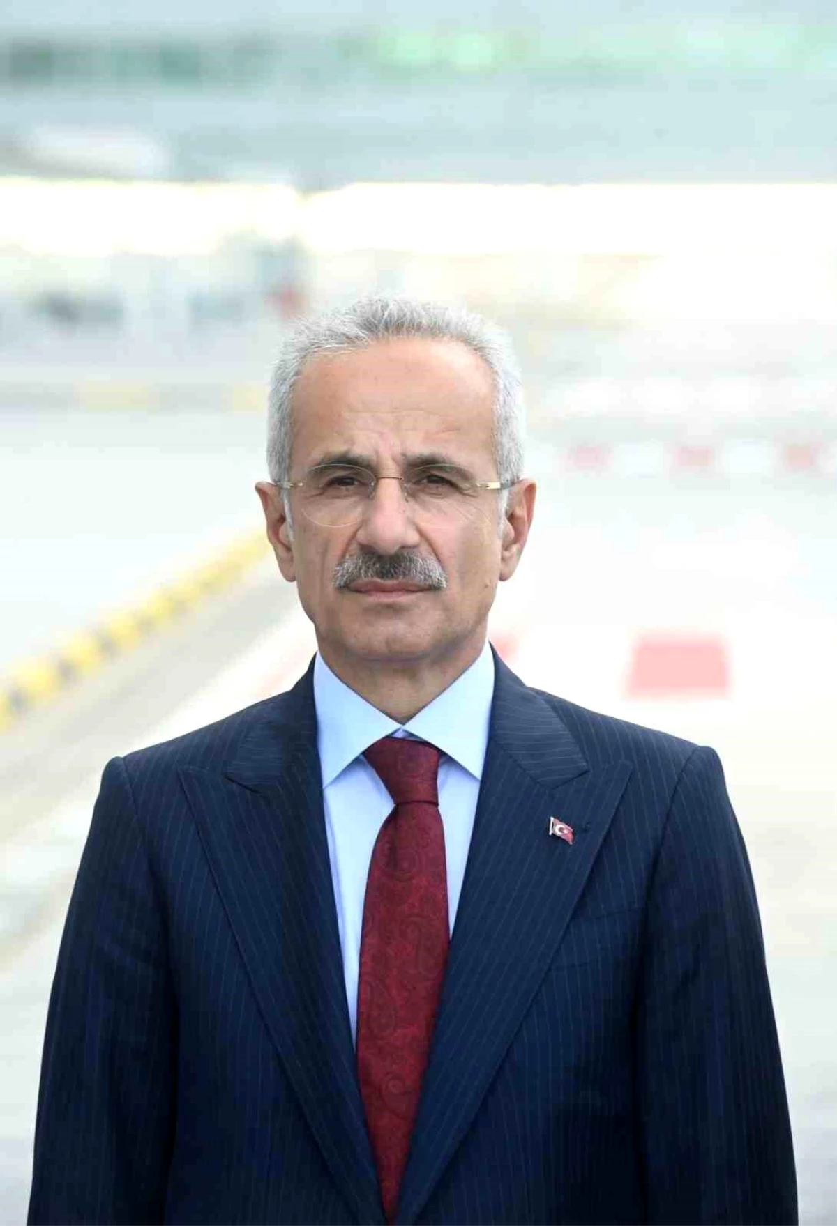 Ulaştırma ve Altyapı Bakanı Abdulkadir Uraloğlu, Karayolu Taşıma Yönetmeliği\'nde Değişiklikler Hakkında Açıklamalarda Bulundu
