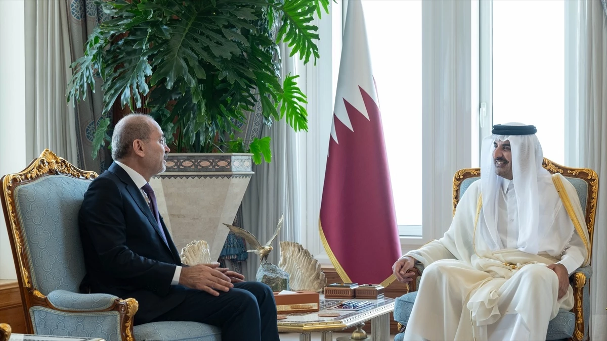 Katar Emiri ve Ürdün Dışişleri Bakanı, İlişkileri Görüştü
