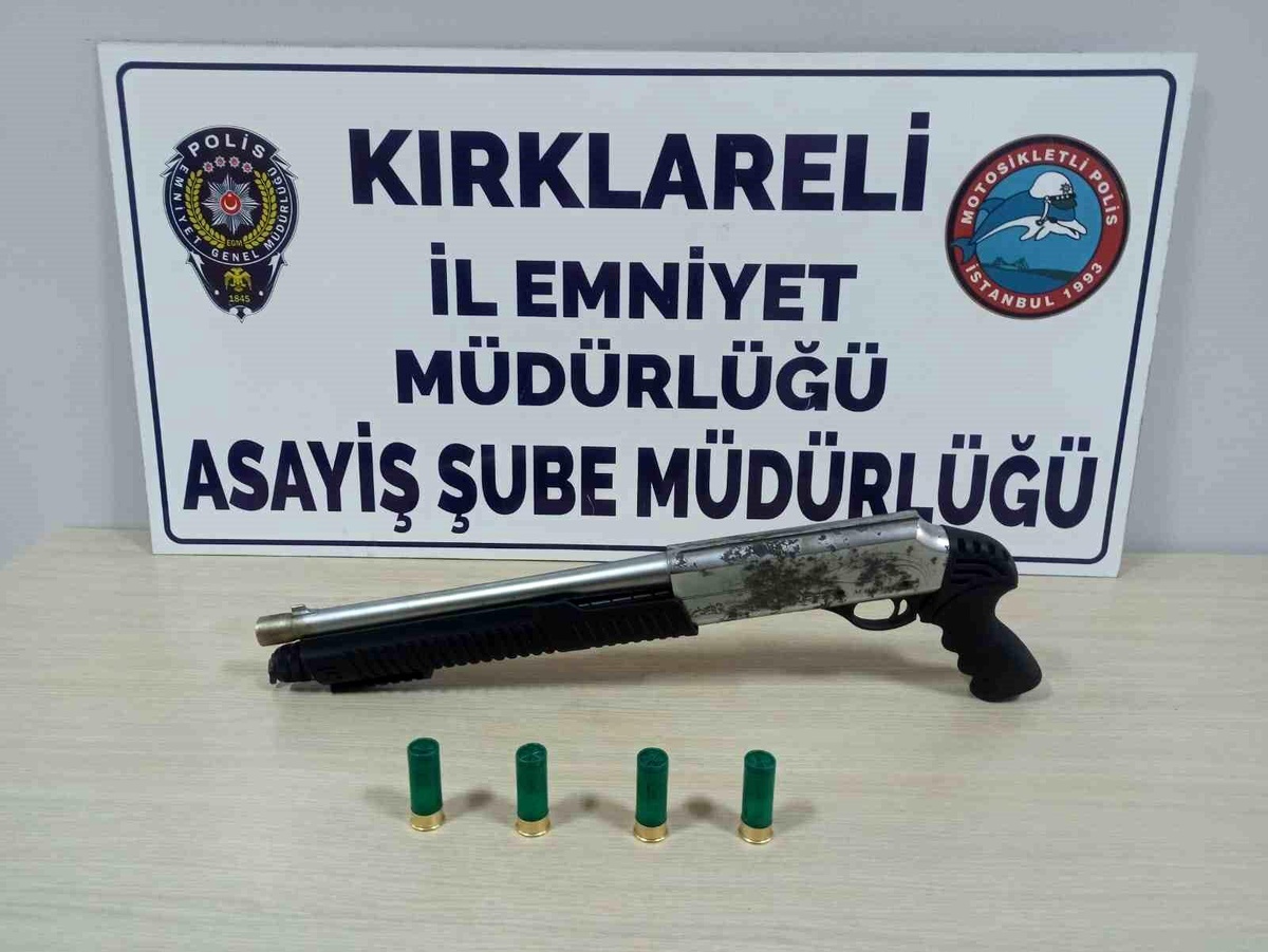 Kırklareli\'de Uyuşturucu ve Silah Operasyonu: 2 Gözaltı