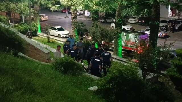 Kocaeli'de genç adam parkta ölü bulundu Kocaeli'de genç adam parkta ölü bulundu