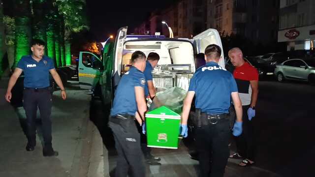 Kocaeli'de genç adam parkta ölü bulundu Kocaeli'de genç adam parkta ölü bulundu
