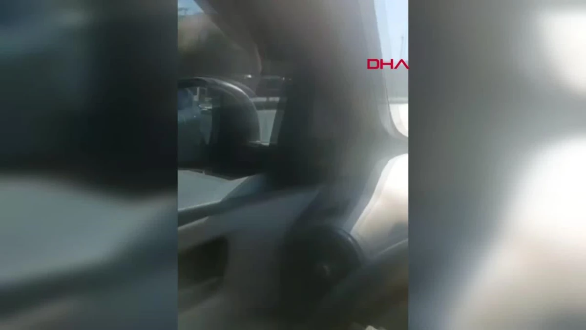 Küçükçekmece\'de Hamile Kadının Otomobili Saldırıya Uğradı
