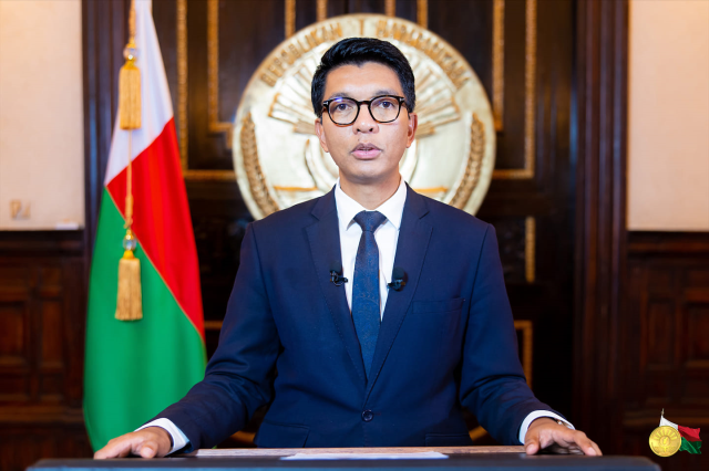 Madagaskar Cumhurbaşkanı Fransız vatandaşlığına geçtiğini kabul etti