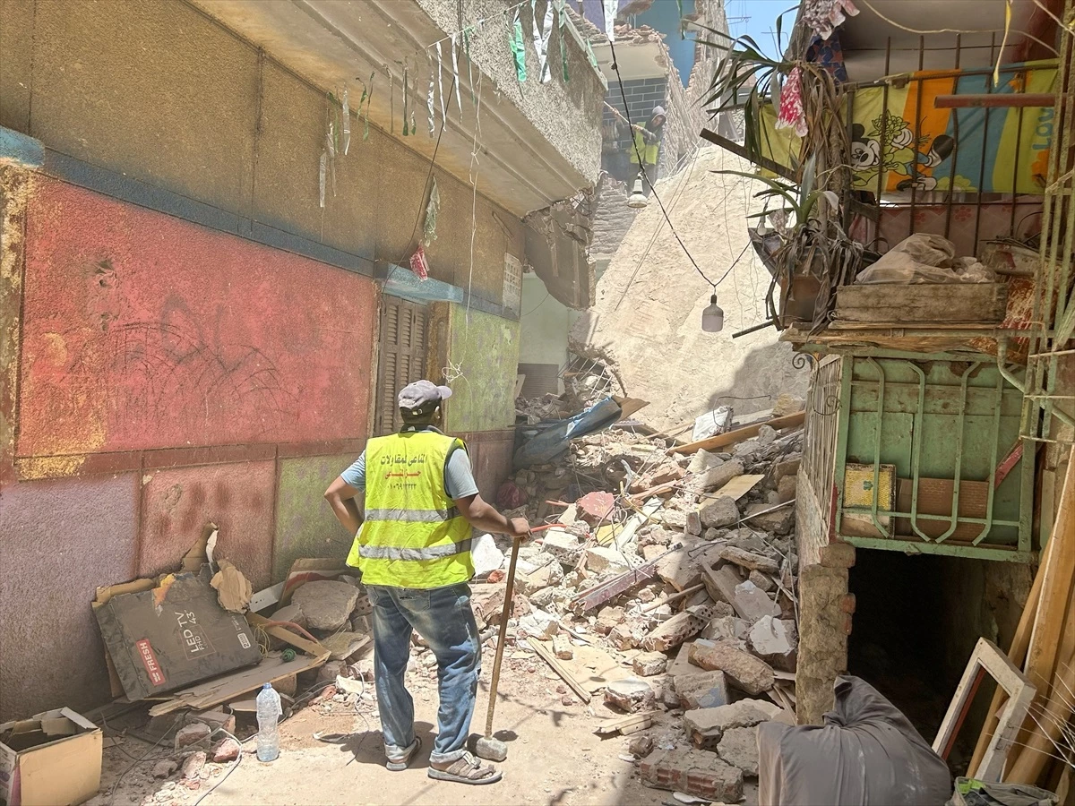 Kahire\'de bir binanın çökmesi sonucu 9 kişi öldü, 4 kişi yaralandı