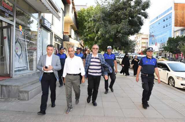 Muş'ta kaldırım işgaline karşı sıra dışı uygulama