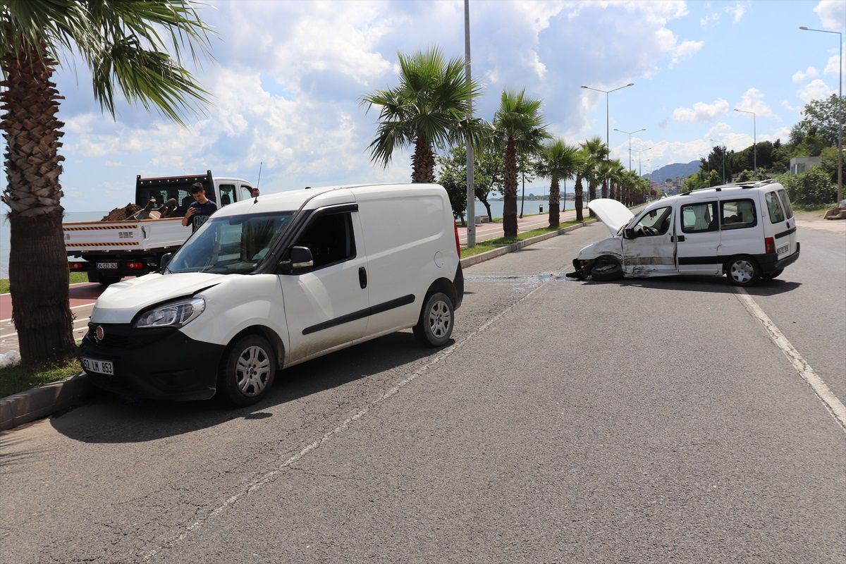 Ünye\'de trafik kazası: 2 kişi yaralandı