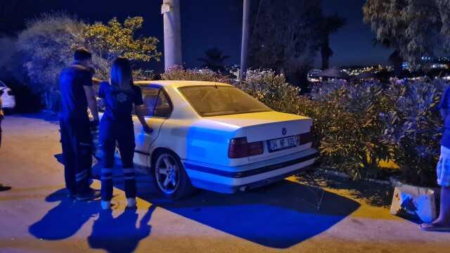 Otomobilinin kapılarını kilitlemedi, geri döndüğünde arka koltukta ceset buldu