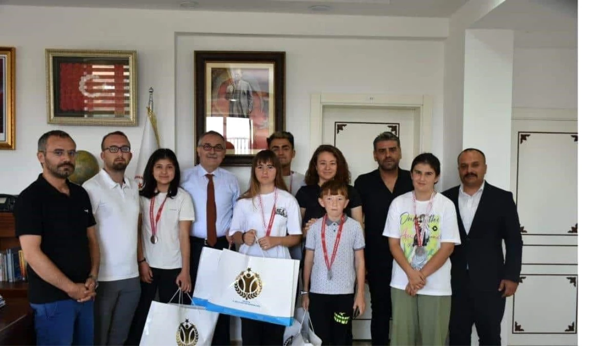 Özel Sporcular Okullar Arası Atletizm Türkiye Şampiyonasında Dereceye Giren Sporcular Bilecik\'e Gururla Döndü