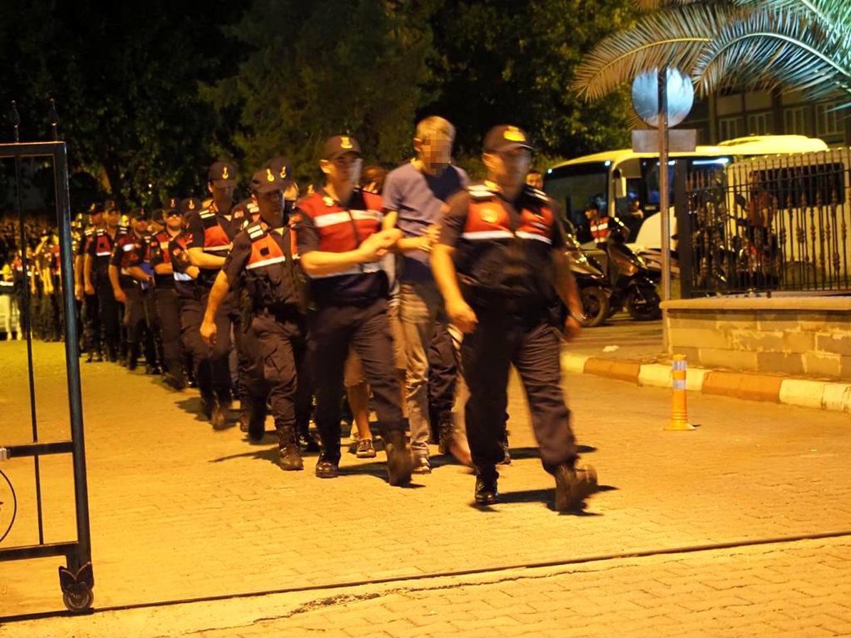 Aydın\'da Sahte Banka Dekontlarıyla Dolandırıcılık Operasyonu: 32 Şüpheli Gözaltına Alındı