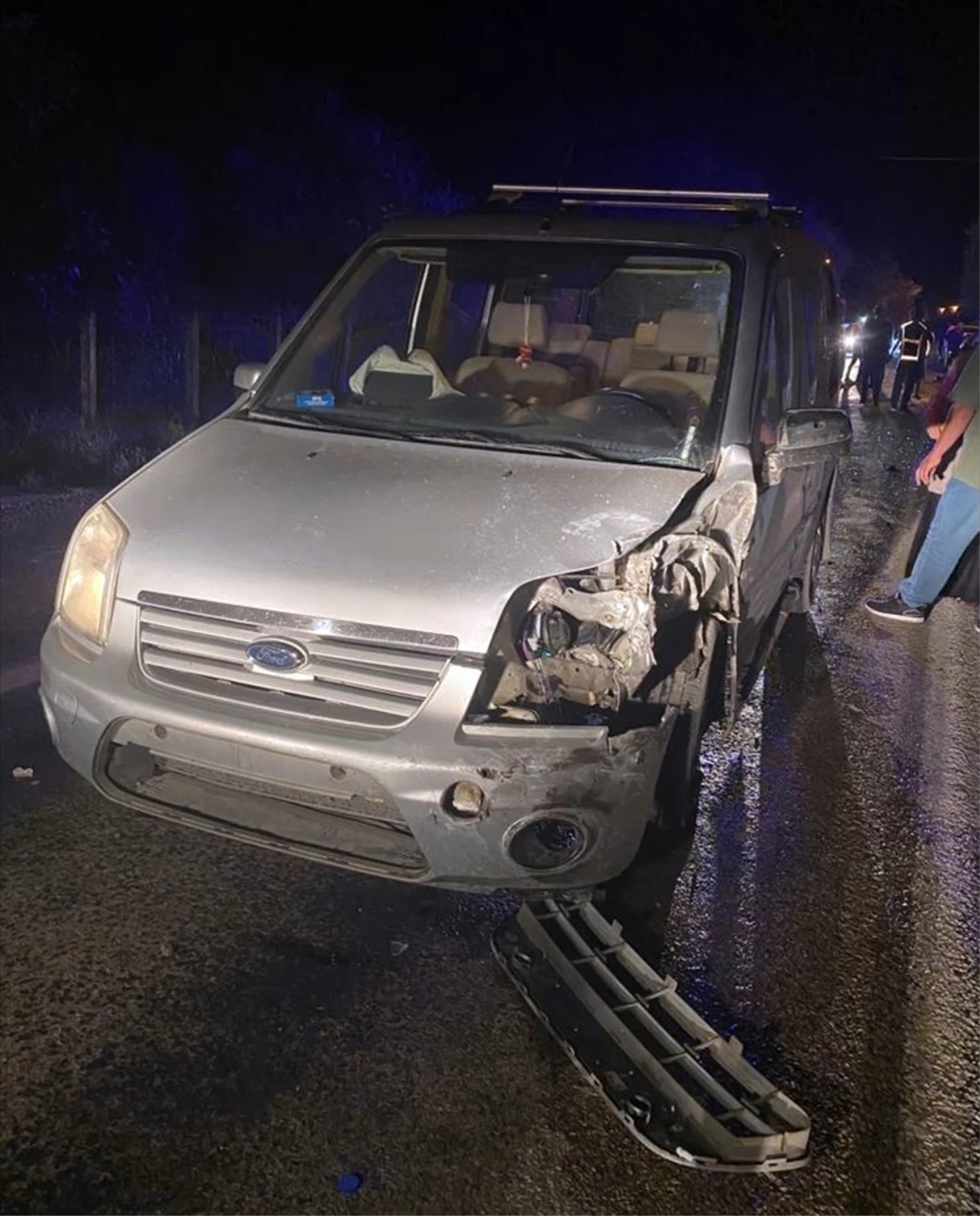 Sinop\'ta otomobil ile hafif ticari araç çarpıştı: 4 yaralı