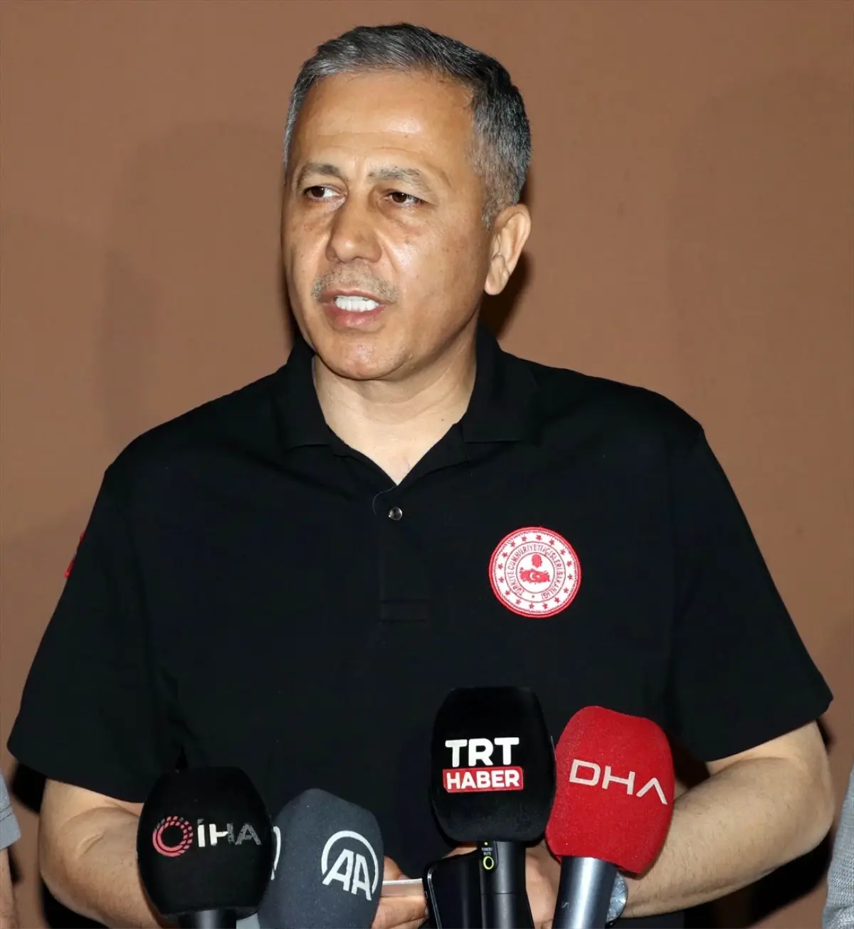 Tarım ve Orman Bakanı Yumaklı, gün içinde çıkan 19 orman yangınından 16'sının kontrol altına alındığını, Hatay, Mersin ve Çanakkale'dekilere...