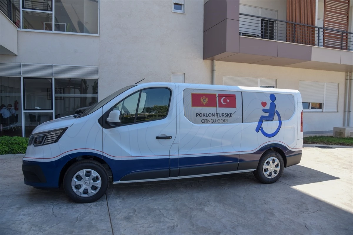 TİKA, Karadağ\'da engellilerin ulaşımı için araç yardımında bulundu
