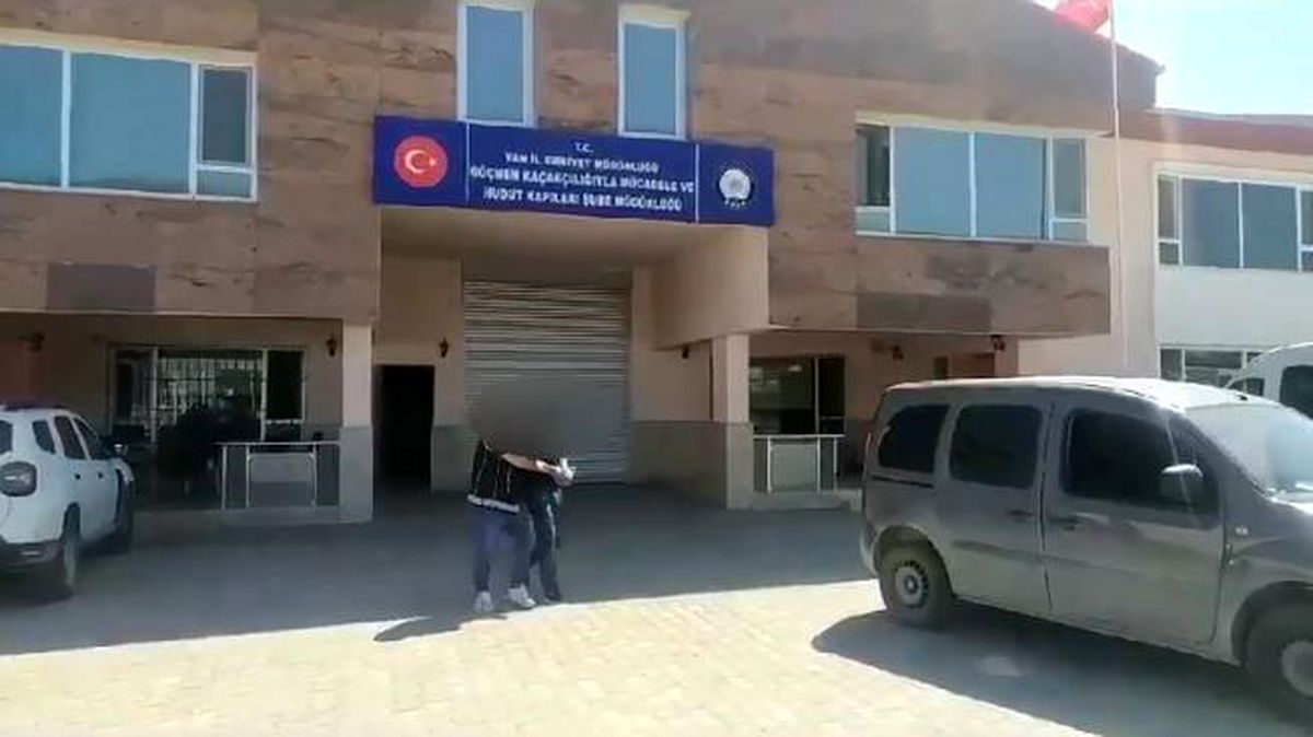 Van\'da Göçmen Kaçakçılığı ve İnsan Ticareti Operasyonu: 5 Tutuklama