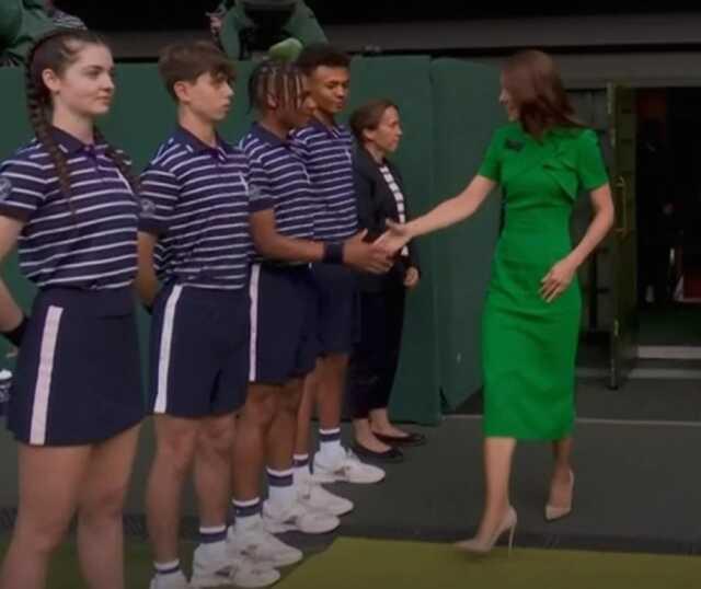 Wimbledon'da Kate Middleton'ın top toplayıcı çocuğu görmezden gelmesi seyircileri üzdü