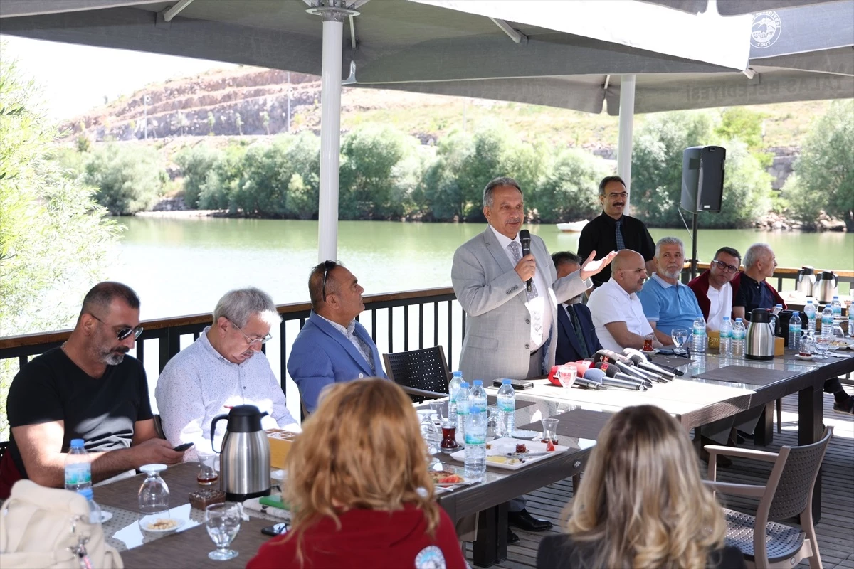 Talas Belediye Başkanı Mustafa Yalçın, Zincidere 100. Yıl Mesire Alanı\'na 9 Bin Kişinin Gezdiğini Açıkladı