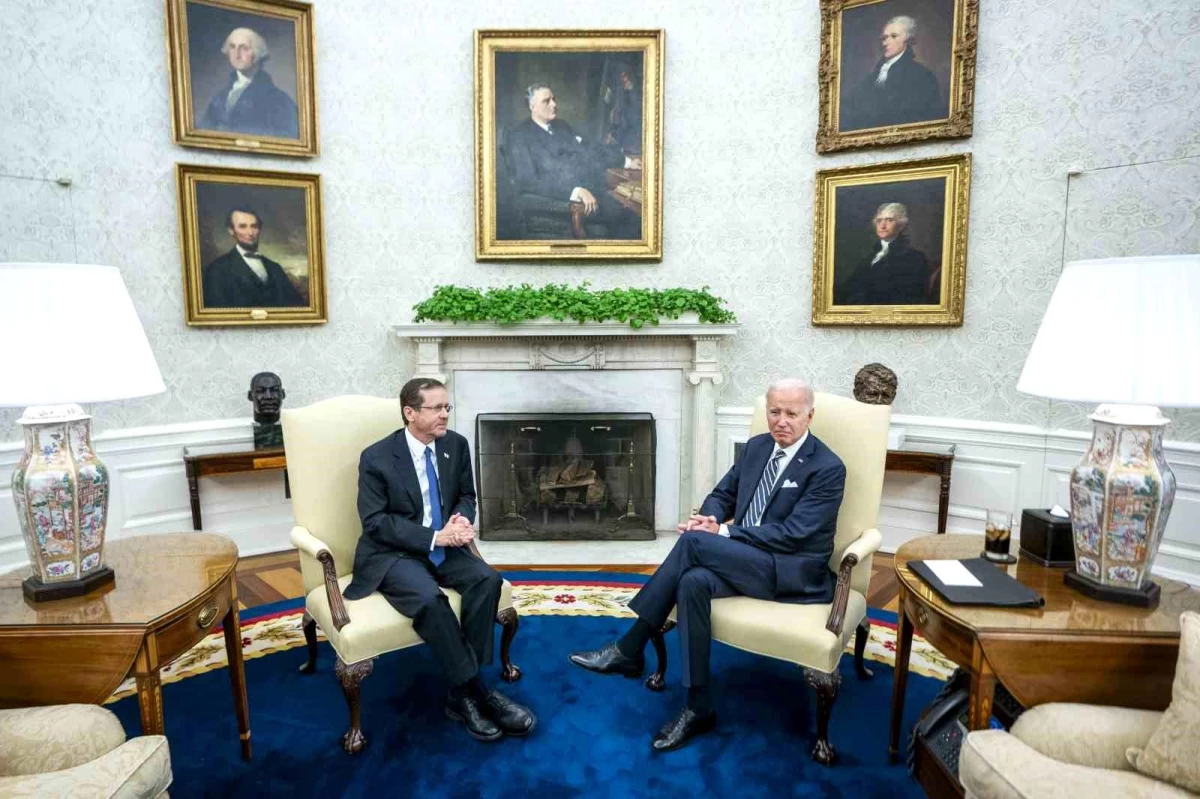 ABD Başkanı Joe Biden ve İsrail Cumhurbaşkanı Isaac Herzog Beyaz Saray\'da bir araya geldi