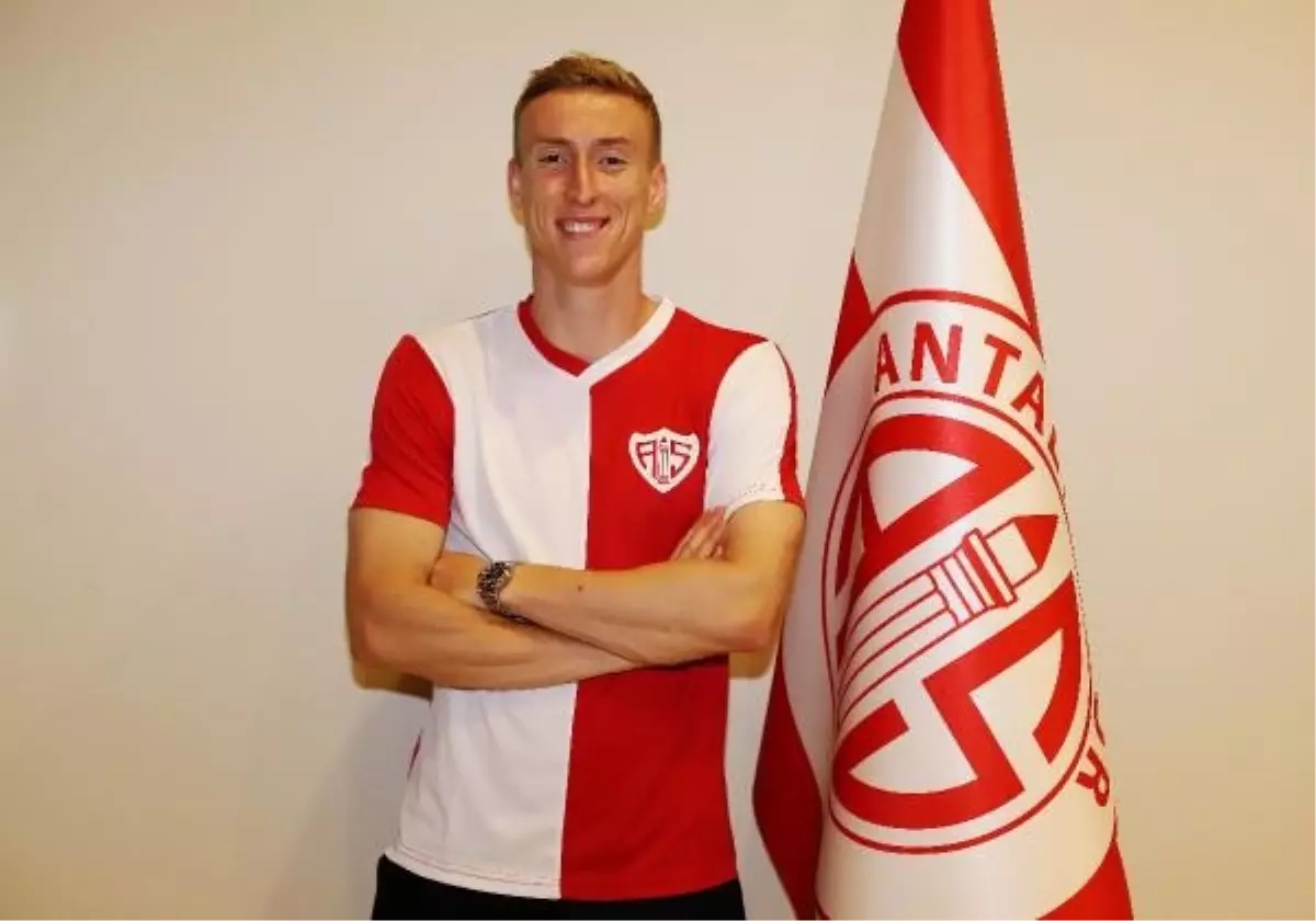 Antalyaspor, Adam Buksa'yı kiralık olarak kadrosuna kattı