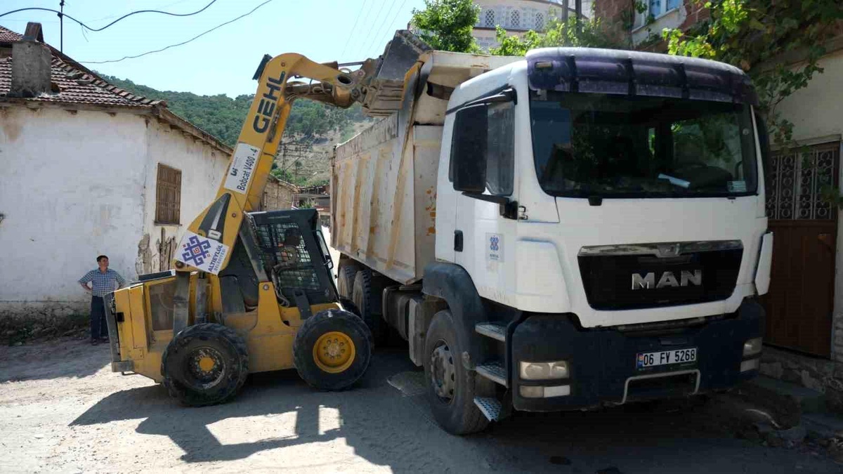 Altıeylül Belediyesi Fen İşleri Müdürlüğü Çalışmalarına Devam Ediyor