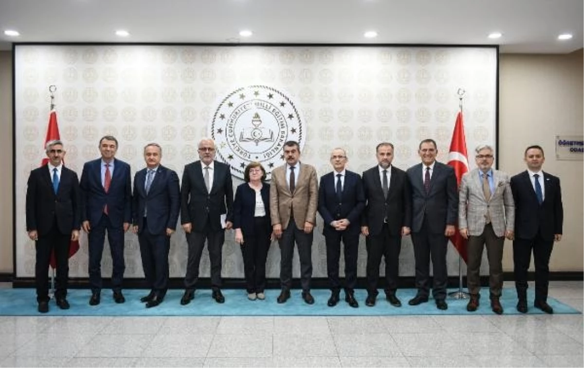 Milli Eğitim Bakanı Yusuf Tekin, Cumhurbaşkanlığı Eğitim ve Öğretim Politikaları Kurulu Üyeleri ile Toplantı Yaptı