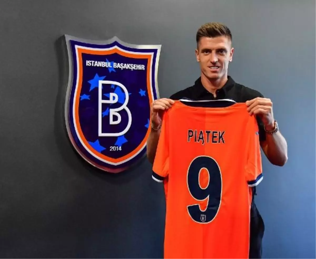 Başakşehir, Krzysztof Piatek\'i kadrosuna kattı