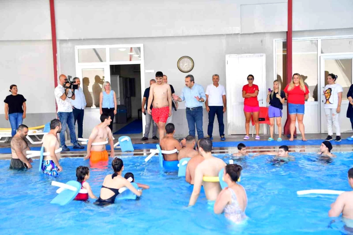 Çukurova Belediye Başkanı Engelsiz Havuzun Önemini Vurguladı