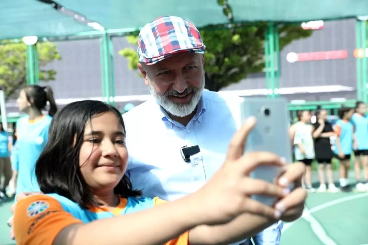 Başkan Çolakbayrakdar, Yaz Kurslarını Ziyaret Etti