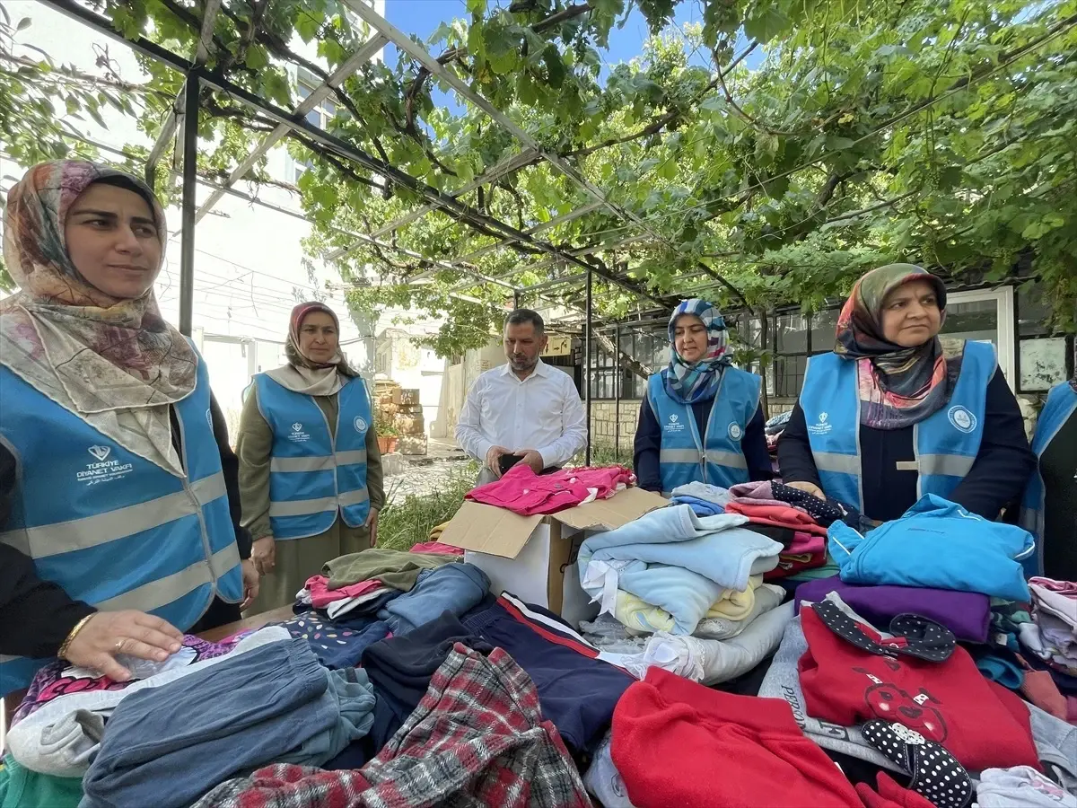 Burdur Müftülüğü ve Diyanet Vakfı tarafından kıyafet reyonu açıldı