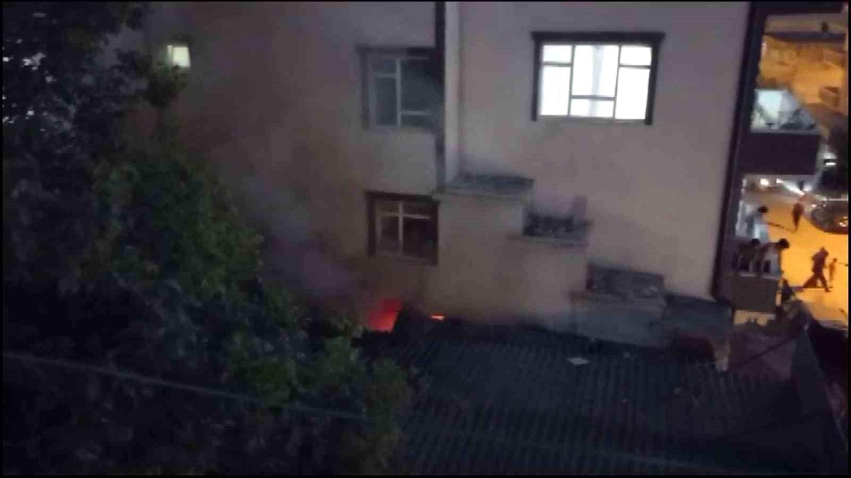 Sakarya\'da bir evin altındaki depoda yangın çıktı