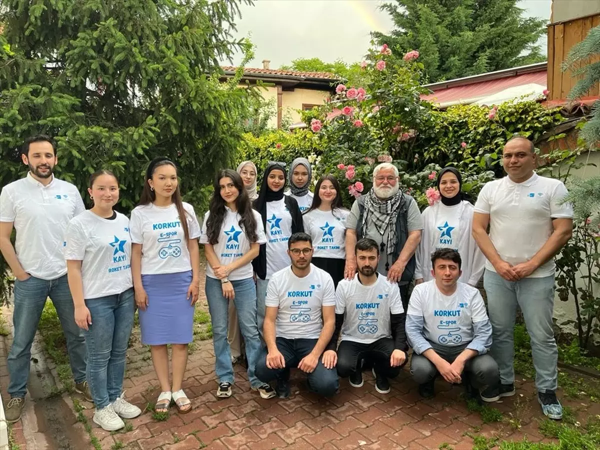 Gönüllerde Birlik Vakfı, Türk dünyasının ilk roket ve e-spor takımlarını kurdu