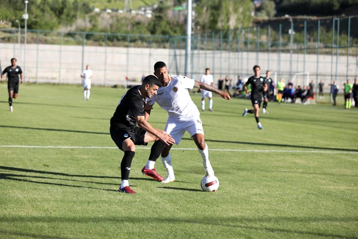 Corendon Alanyaspor, Erzurum Kampı\'ndaki 2\'nci hazırlık maçında Konyaspor\'u 3-1 mağlup etti