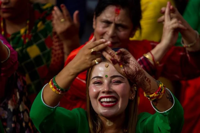 Hindular İçin Kutsal Shrawan Ayı Nepal'de Kutlanıyor