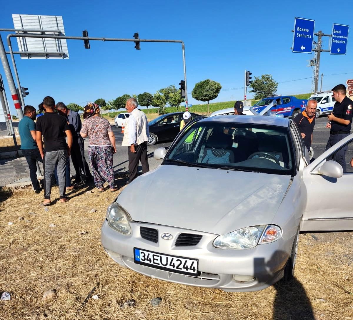 Adıyaman\'da Otomobil Kazası: 2 Kişi Yaralandı
