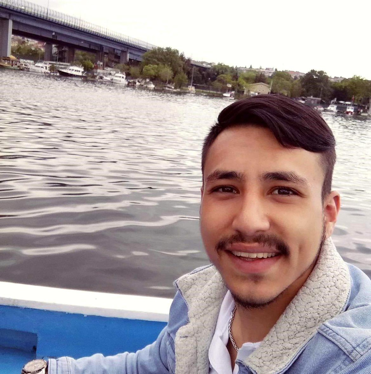 İstanbul\'da Baba, Oğlunu 8 Yerinden Bıçaklayarak Öldürdü