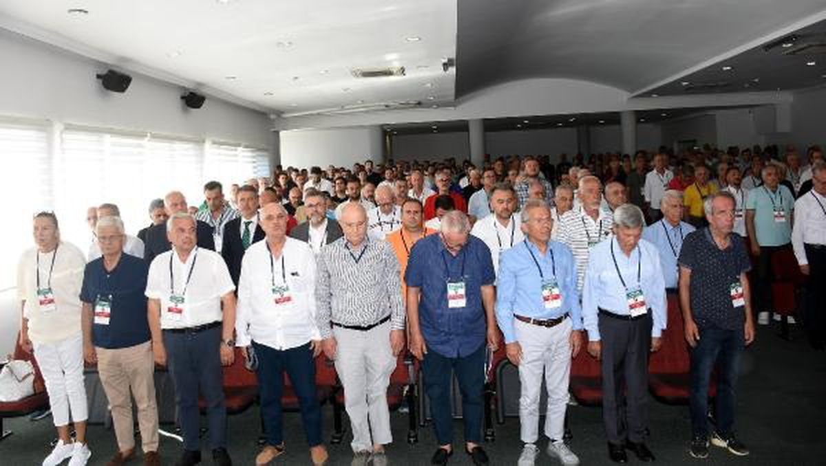 Karşıyaka\'da gergin kongre