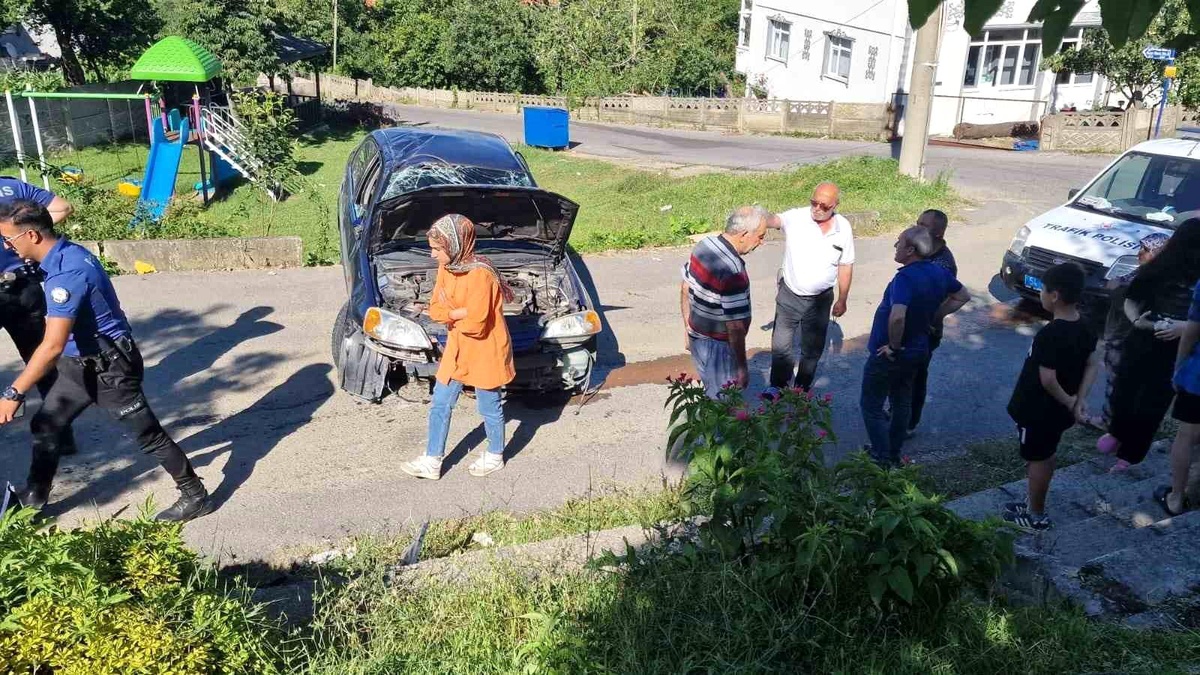Sakarya\'da otomobil takla attı: 1 yaralı