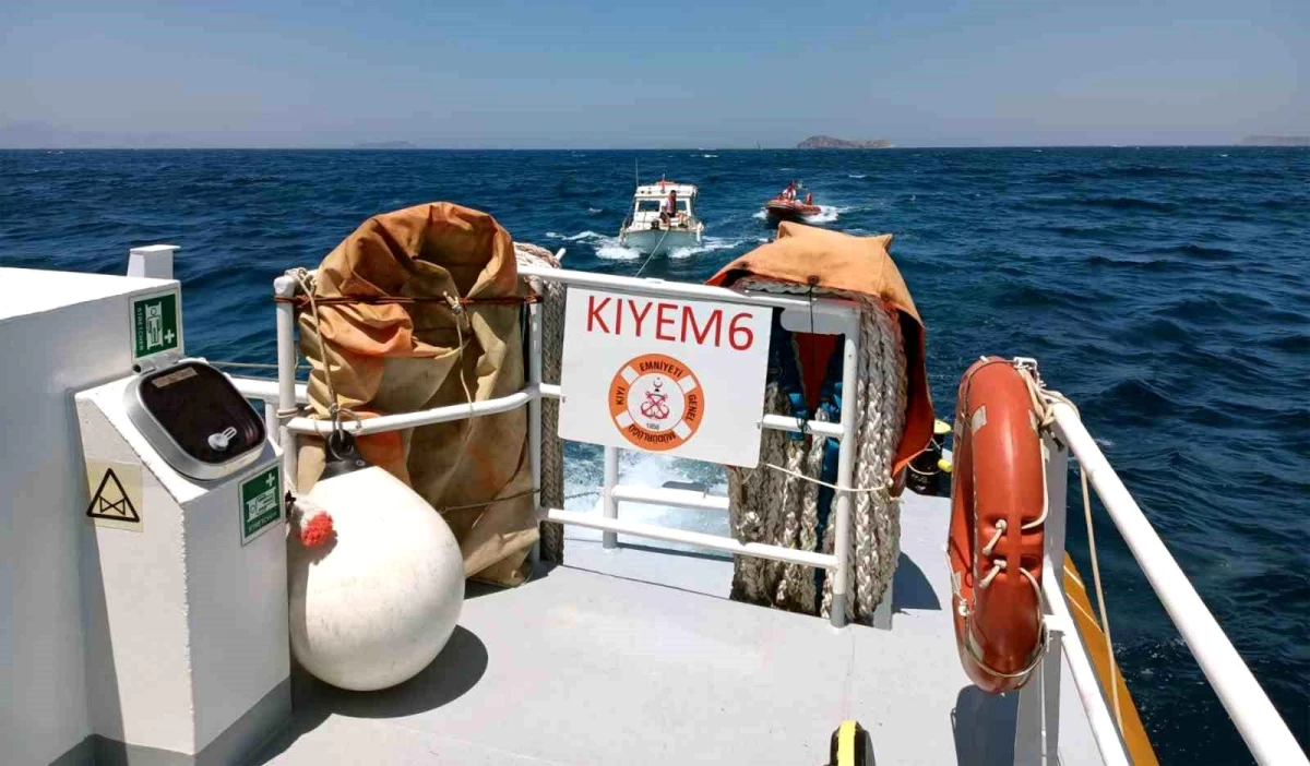 Muğla\'da Makine Arızası Yaşayan Tekne Kıyı Emniyeti Tarafından Kurtarıldı