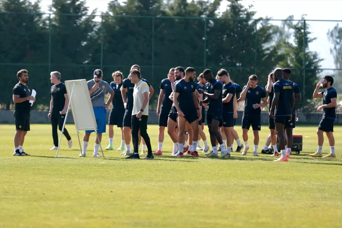 Tolunay Kafkas: Ankaragücü güçlü bir camia, taraftar desteğiyle iyi yerlerde bitireceğiz