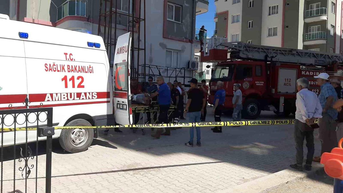 Osmaniye\'de İnşaat İşçisi İskeleden Düştü