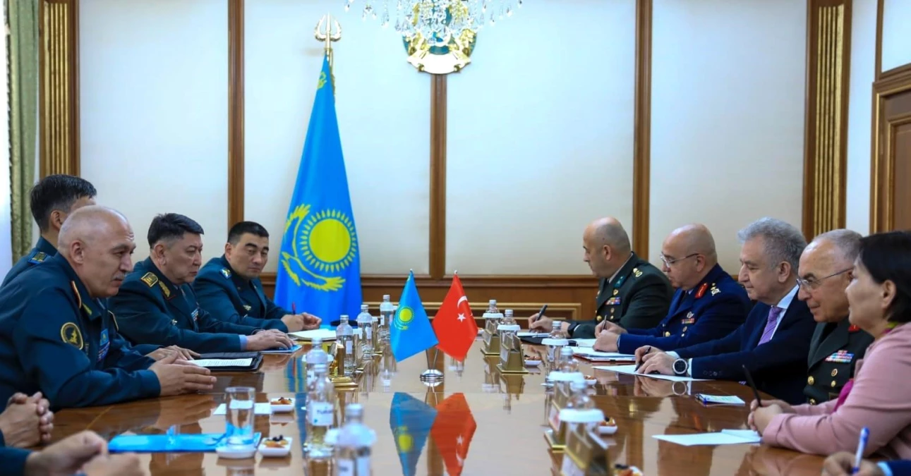 Genelkurmay Başkanı Musa Avsever, Kazakistan\'da çeşitli ziyaretler gerçekleştirdi