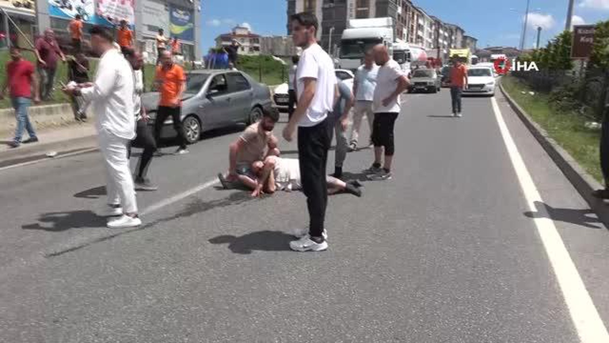 Otomobilin çarptığı motosiklet sürücüsü ağır yaralandı