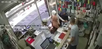 Sahte dolarla dolandırıcılık yapan kadınlar, son model telefon aldı