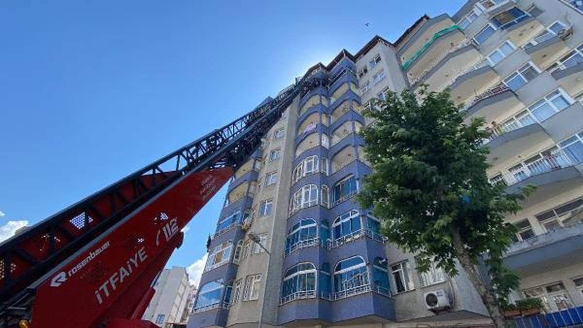 Samsun\'da Sigaradan Çıkan Yangında Apartman Tahliye Edildi