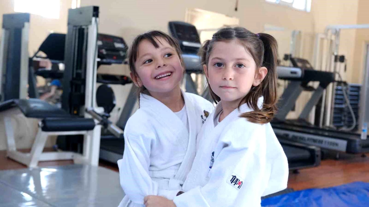 Samsun Tekkeköy\'de Çocuklar Yaz Spor Okullarında Spor Yaparak Eğleniyor