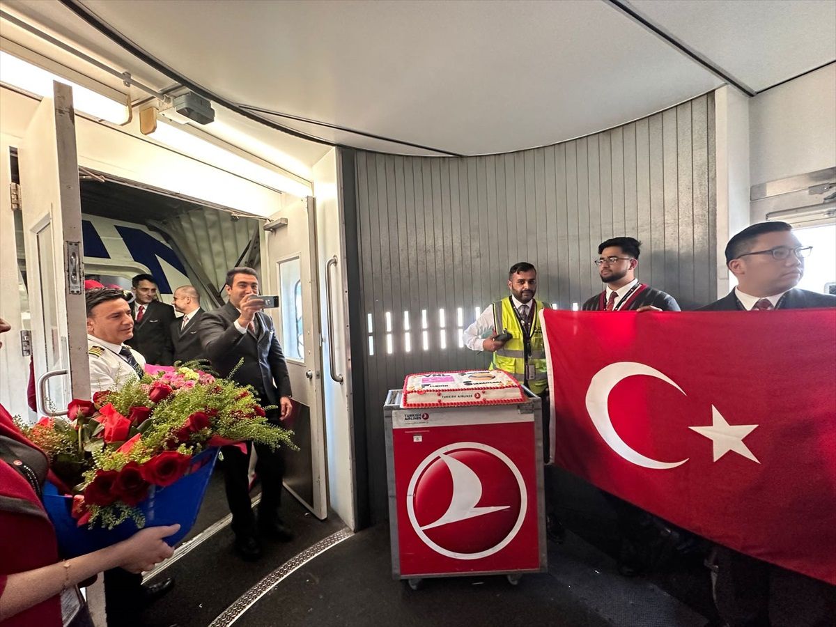 THY, A Milli Kadın Voleybol Takımı\'na özel anons yaptı