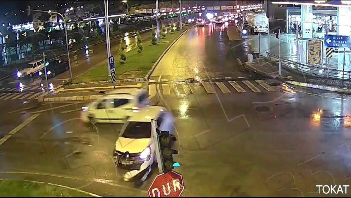 Tokat\'ta trafik kazaları kameralara yansıdı